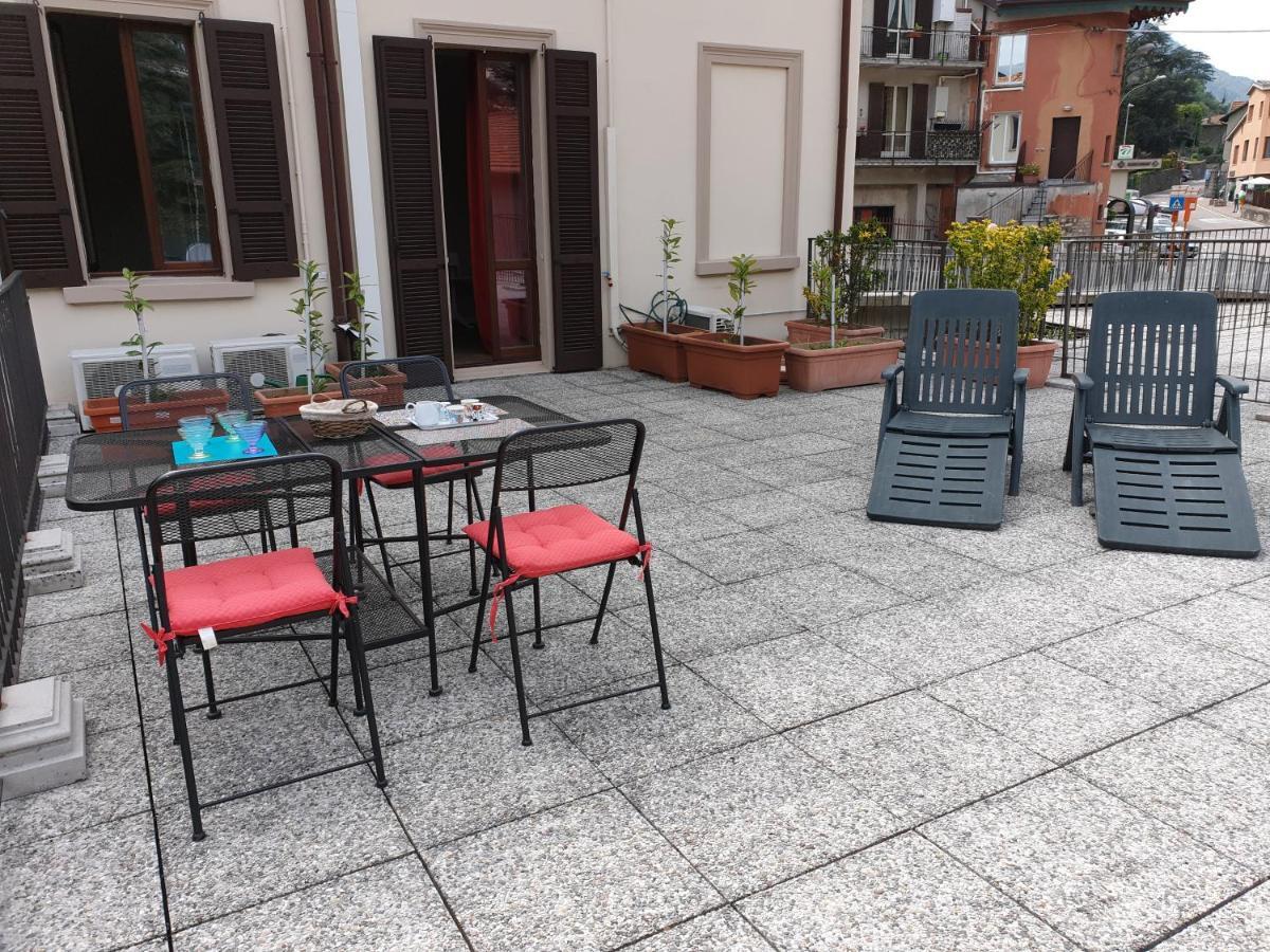 Voi Da Noi Intero Appartamento Con Parcheggio Privato Torno Kültér fotó